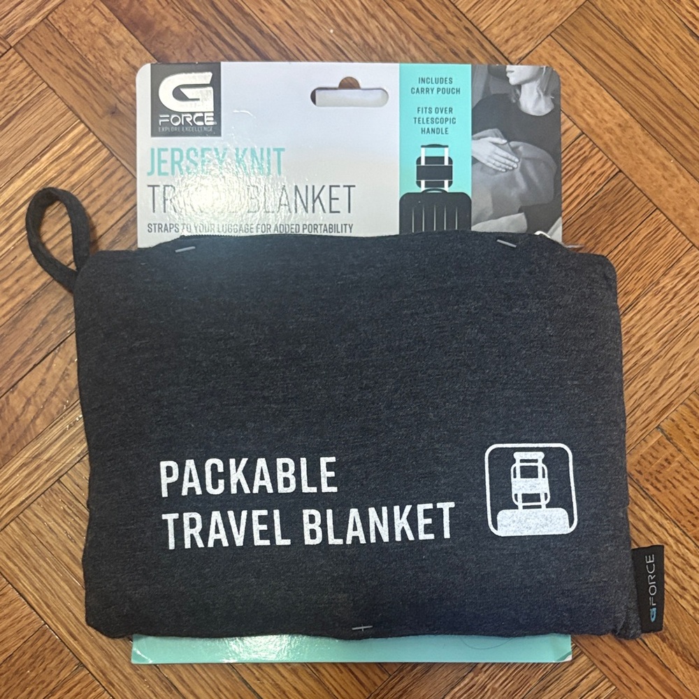 4/$20 🌻 NWT Packable Travel Blanket